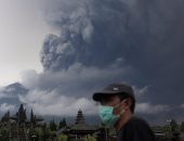 إندونيسيا تغلق مطار "نجوراه راى" فى جزيرة بالى بسبب نشاط بركان جبل أجونج