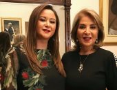 مى نور الشريف تحتفل بعيد ميلاد والدتها بوسى على طريقتها الخاصة