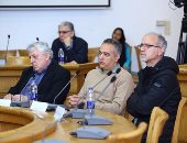 بدء ندوة "netflix" ومستقبل التوزيع بالحديث عن تأثيرها على الصناعة "صور"