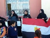 صور.. تلاميذ مدرسة بطور سيناء يرتدون ملابس سوداء حزنا على شهداء الروضة