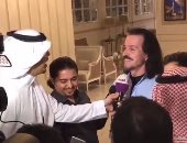 الموسيقار العالمى يانى يصل جدة.. ويؤكد: أشعر بالترحيب الكبير