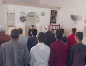 طلاب جامعة بنها يؤدون صلاة الغائب على أرواح شهداء مسجد الروضة بالعريش