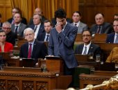 صور.. رئيس وزراء كندا يبكى ويعتذر للمثليين بسبب قوانين سابقة استهدفتهم