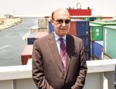 مهاب مميش: عبور 104 سفن قناة السويس بحمولة 7.2 مليون طن خلال يومين