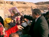 محافظة القاهرة توزع حلوى المولد النبوى مجانًا بمنشأة ناصر والترجمان