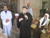 صور.. راعى كنيسة يلقى كلمة الاحتفال بالمولد النبوى بإحدى قرى المنيا