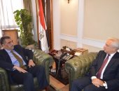 وزير قطاع الأعمال يستقبل سفير بيلاروسيا بالقاهرة لبحث التعاون المشترك