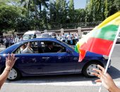 صور.. بابا الفاتيكان يغادر ميانمار متوجها إلى بنجلاديش