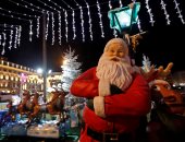 رجل أعمال أمريكى يتقمص دور سانتا كلوز ويدفع فواتير جيرانه احتفالا بالكريسماس