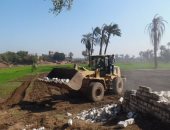 صور .. محافظ سوهاج : إزالة 11 حالة تعد على الأراضى الزراعية بطهطا