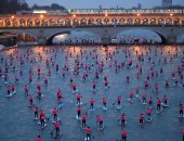 صور.. انطلاق مسابقة التجديف على نهر السين فى باريس