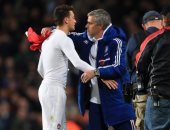 أخبار أرسنال اليوم عن غضب الجماهير من أوزيل بسبب عناق مورينيو 