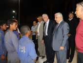 صور.. محافظ جنوب سيناء يتفقد طريق السلام وورشة إعادة استخدام أعمدة الإنارة