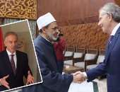 فيديو وصور.. تونى بلير يزور المنظمة العالمية لخريجى الأزهر ويثنى على البرامج التدريبية.. رئيس حكومة بريطانيا الأسبق يشيد بالتعاون معها بمجال مواجهة الإرهاب.. ويؤكد: نعمل مع الأزهر لتمكين أصوات موثوقة ضد التطرف