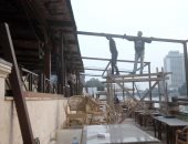 فيديو وصور.. الأهلى يزيل "مظلات" مرسى النادى بسبب المخالفة