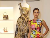تعرف كيف كشفت إيرينا شايك عن حبها لـ"مارين مونرو" بافتتاح متجر "Versace"