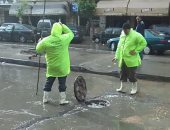 محافظة الإسكندرية تصرف تجمعات مياه الأمطار بمدخل البيطاش