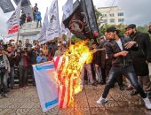 الشرطة الألمانية تعتقل 16 شخصا حرقوا علم إسرائيل أمام معابد يهودية