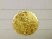 الآثار تضبط 28 قطعة أثرية فى مطار القاهرة قبل تهريبها خارج البلاد.. صور