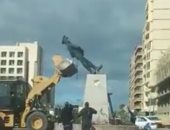 فيديو.. كسر بتمثال "عبد المنعم رياض" فى بورسعيد أثناء نقله لحديقة المسلة
