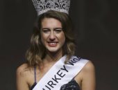 ملكة جمال تركيا السابقة تواجه السجن لوصفها تحركات الجيش بـ"الدورة الشهرية"