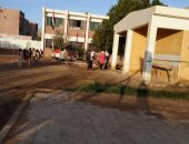 صور.. أزمة مياه الصرف الصحى تهدد بانهيار مدرسة ابتدائى فى الوادى الجديد