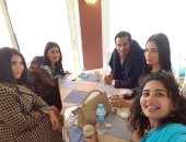 غادة عبد الرازق تنشر صور جديدة من كواليس تصوير "كارما"