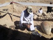 أول صور لمقتنيات مقابر دراع أبوالنجا قبل إعلان الوزير عنها غربي الأقصر