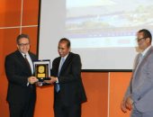 جامعة أسوان تكرم وزير الآثار والمشاركين فى المؤتمر الدولى لحفظ التراث
