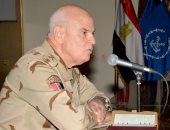  رئيس الأركان يلتقى دارسى المعاهد التعليمية للقوات المسلحة 