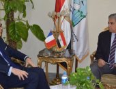 وزير البيئة يلتقى السفير الفرنسى بالقاهرة 