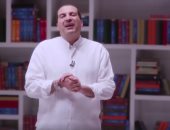 عمرو خالد يواجه الإلحاد بالعلم والدين والحياة ببرنامج عبر فيس بوك