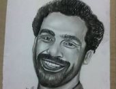 قارئ يرسم محمد صلاح بالفحم احتفالا بحصده أفضل لاعب فى أفريقيا