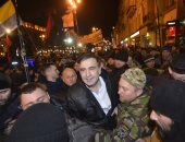 صور.. مؤيدو رئيس جورجيا السابق ميخائيل شيكاشفيلى يحتفلون بالإفراج عنه