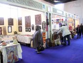 "اليوم السابع" داخل معرض "ديارنا" للأسر المنتجة.. أسر قرية الروضة يشاركون بالمنتجات السيناوية.. والمشاركون: "سنقف وراء جيشنا للقضاء على الإرهاب وسندعم السيسي".. ومطالب بمشاركة المنتجات بالمعارض الأوروبية