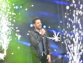 صور.. محمد حماقى يفتتح حفله المؤجل بالحديقة الصينية