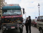 صور.. حملة مكبرة لإزالة الإشغالات وضبط المخالفات المرورية فى الإسكندرية 