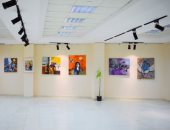 فيديو وصور.. فنانان يطلقان معرض إبداع التشكيليين السعوديين بالأقصر