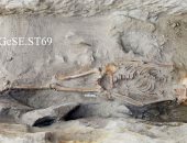 "ديلى ميل" يبرز اكتشاف مقابر الأطفال والجبانة الأثرية بـ أسوان