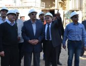محافظ الإسماعيلية يتفقد محطة الشباب الغازية لإنتاج الكهرباء بمدينة القصاصين الجديدة.
