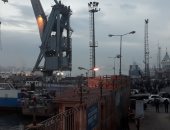 النيابة تعاين مكان حادث سقوط سيارة بمياه المجرى الملاحى لقناة السويس