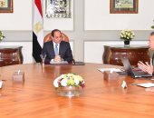 الرئيس السيسي يوجه بالإسراع فى تطوير قطاع النقل بشكل شامل 