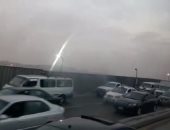 بالفيديو.. أعمدة الإنارة تضاء نهارا فى جسر السويس