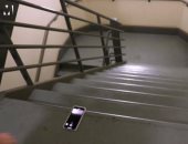 فيديو.. موقع بريطانى يحاول تحطيم هاتف أيفون X.. هل ينجح؟