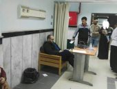 إحالة طبيب بمستشفى دمياط التخصصى للتحقيق لتجاهله الكشف على المرضى