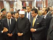 فيديو.. وزيرا الأوقاف والتعليم العالى يتفقدان معرض طلبة جامعة الإسكندرية