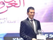 فيديو.. دير جيست تمنح خالد النبوى جائزة التميز.. والنجم: ربنا يحفظ مصر وأهلها