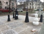 صور.. سلى نفسك لو زهقان.. قطع الشطرنج تنتشر على جانبى شوارع أولم الألمانية
