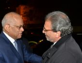 رئيس البرلمان وعمر مروان والكينج والنمنم فى عزاء شقيقة خالد يوسف.. صور