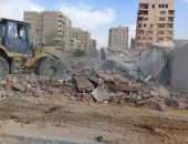 صور.. محافظة القاهرة تزيل عشش المنطقة التاسعة شرق مدينة نصر